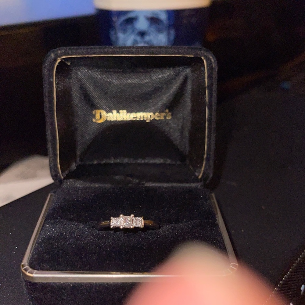 1 cttw three stone princess cut engagement ring size 6.